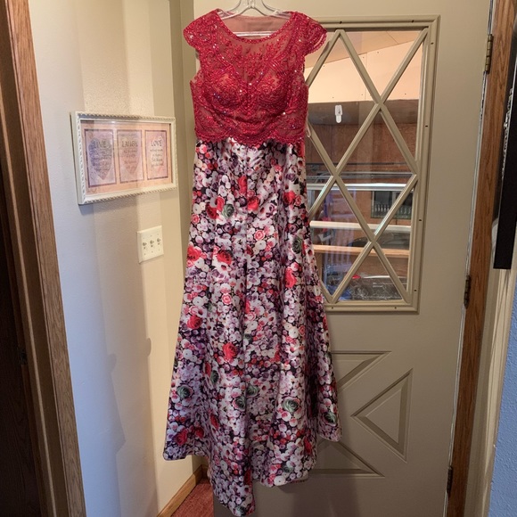 Prom Dress - Picture 3 of 8